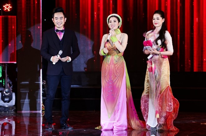A quan The Voice ung ho chi gai ra mat dem nhac bolero hinh anh 9