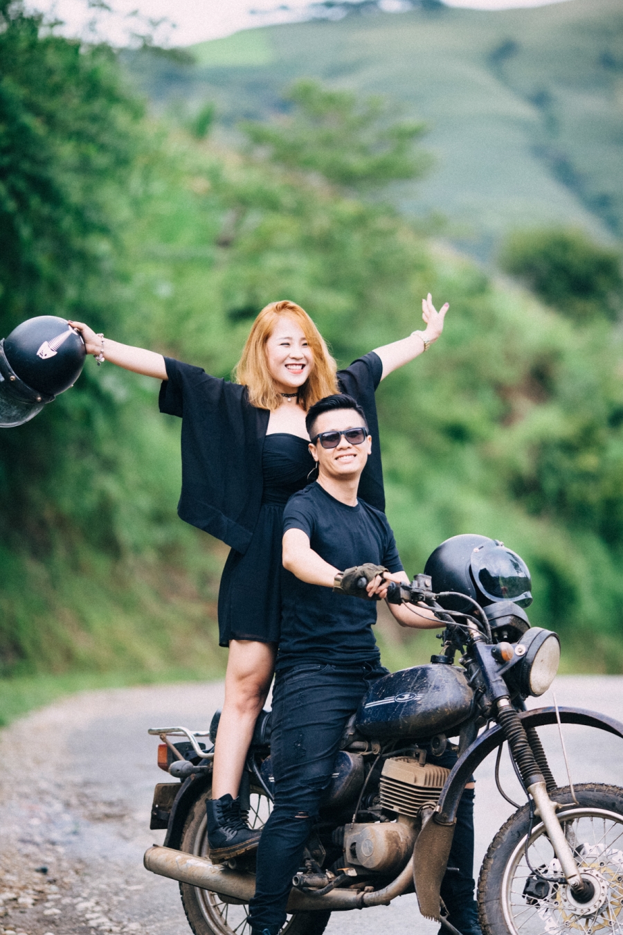 Do vậy, Tuấn Anh và Thảo đã chọn Sống Khủng Long - địa điểm nổi tiếng với dân phượt ở Sơn La để chụp ảnh cưới.