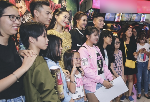 co-tam-ha-vi-dien-vay-hieu-tram-trieu-di-su-kien-8