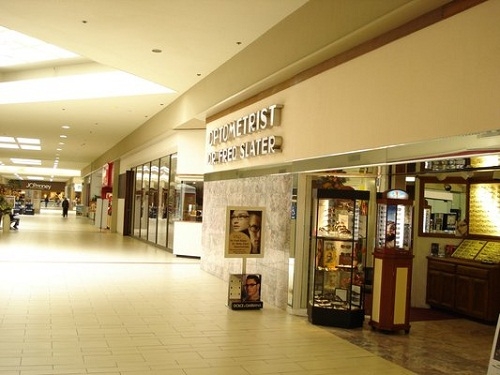  Hình ảnh trung tâm thương mại Vallco Shopping Mall thời điểm đại gia Trầm Bê chốt xong thương vụ trị giá hơn 100 triệu đô. 