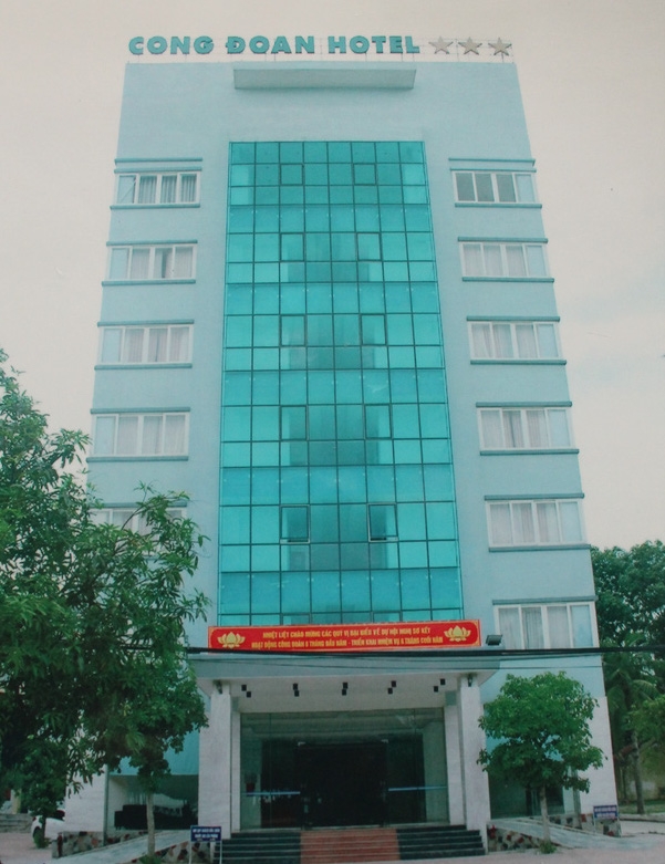  Doanh nghiệp kinh doanh khách sạn này phải chắp tay cầu xin được cổ phần hoá. 
