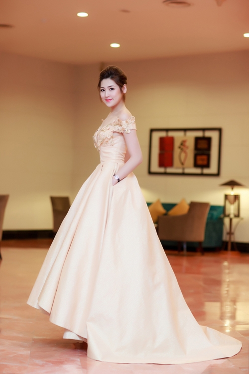 my-nhan-viet-mac-dep-nhat-tuan-4