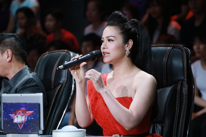 Trang Nhung phan phao Phuong Thanh tren ghe nong hinh anh 14