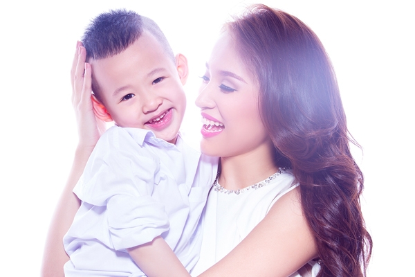 5-hot-girl-xinh-dep-hai-long-voi-cuoc-song-lam-me-don-than-1