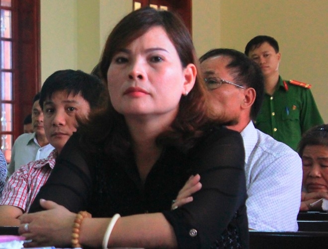 Ba can bo kiem lam hau toa vi doi 'chung chi' 20 trieu dong hinh anh 2