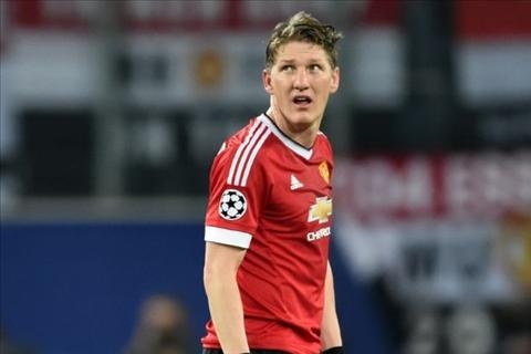MU chap nhan thanh ly Schweinsteiger voi gia beo bot hinh anh