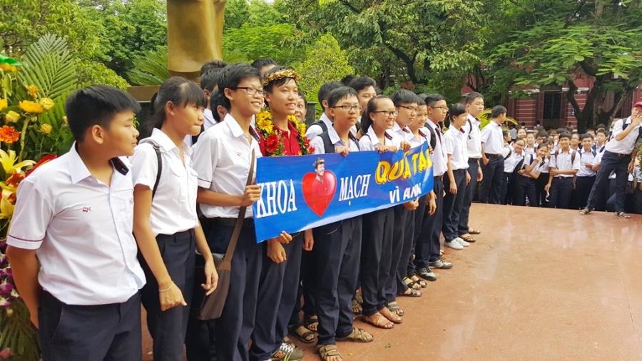 Các slogan vui nhộn được làm sẵn để đón Thanh Chương