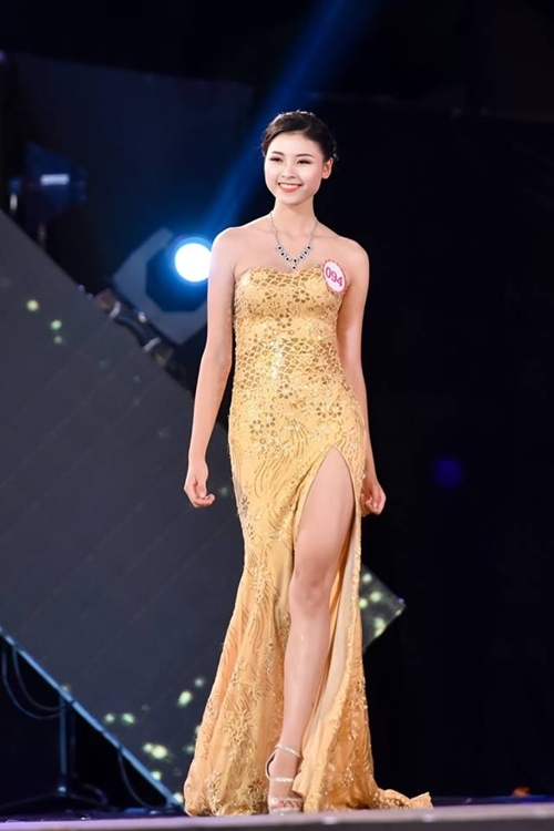 Cô gái Nghệ An có nụ cười giống Tăng Thanh Hà tại chung kết hoa hậu