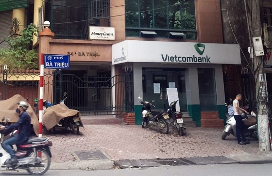 Khách hàng Vietcombank “ngồi trên lửa” chờ tin 200 triệu đồng bị đánh cắp