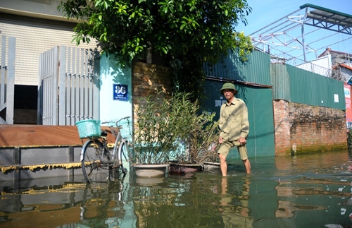 sau bao 5 ngay, nguoi ha noi van phai “di cu” vi ngap hinh anh 12