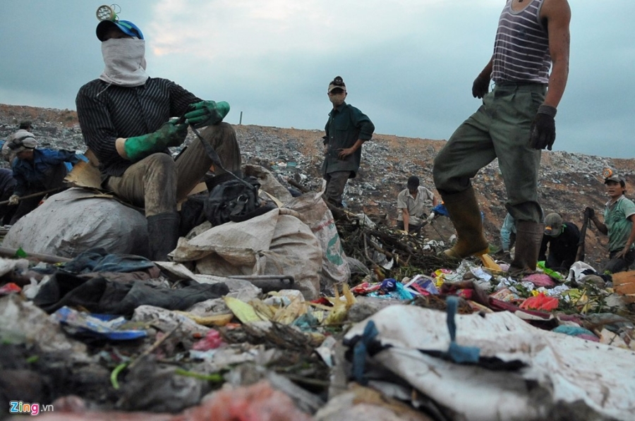Mo phe lieu dem o bai rac khong lo hinh anh 17