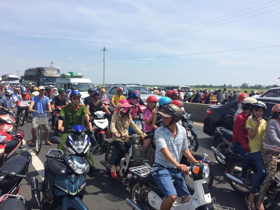 chum anh hien truong vu may bay roi o phu yen hinh anh 3