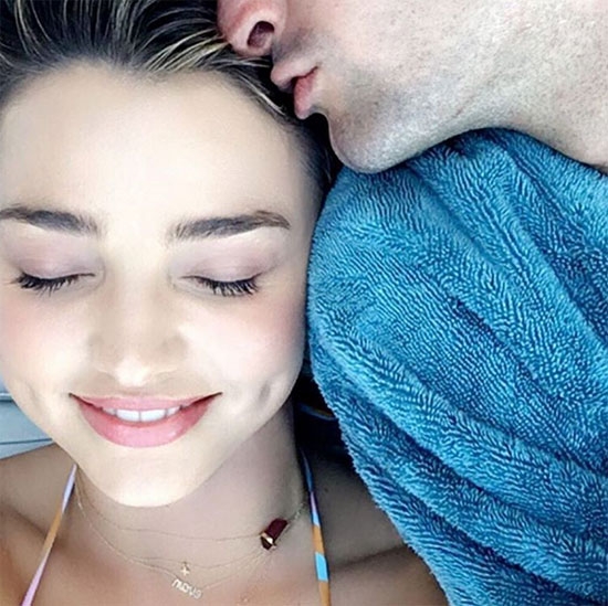 miranda-kerr-hanh-phuc-ben-bo-ty-phu-va-con-trai