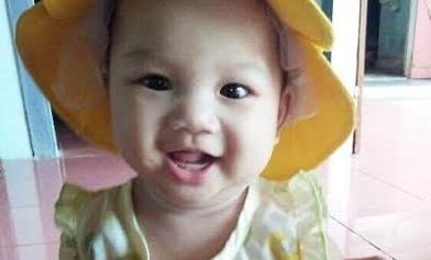 Bé gái bị bỏ rơi tại bệnh viện.