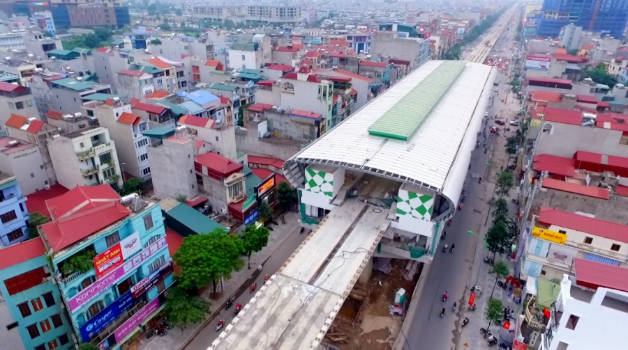 Đến thời điểm hiện tại nhà ga La Khê đã hoàn thành xong phần kết cấu chính bao gồm việc lắp mái vòm, ốp lát gạch, xây dựng các phòng chức năng và chỉ chờ lắp các thiết bị là có thể đi vào hoạt động