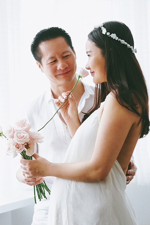 Phan Như Thảo khoe bầu 8 tháng bên chồng đại gia
