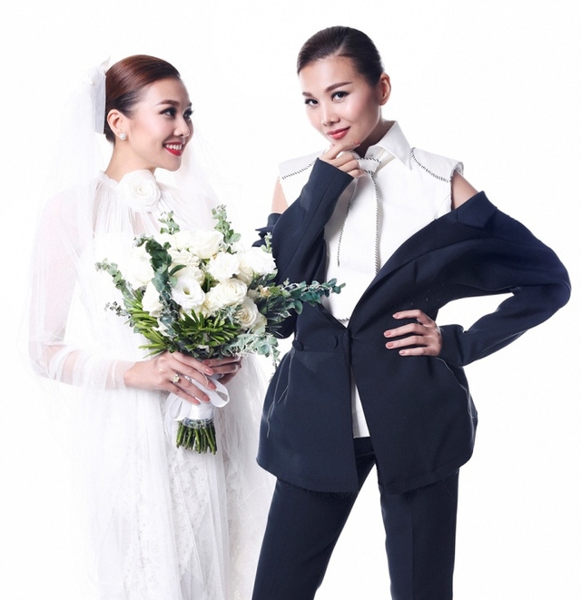Bộ ảnh cưới với concept độc đáo và thông điệp thú vị lần này là món quà Thanh Hằng dành tặng những người luôn yêu quý và dõi theo cô trên từng chặng đường. Hiện tại, người đẹp vẫn miệt mài với công việc giám khảo của Vietnam’s Next Top Model 2016 và chắc chắn sẽ không “bỏ cuộc theo chồng” giữa chừng như tin đồn.