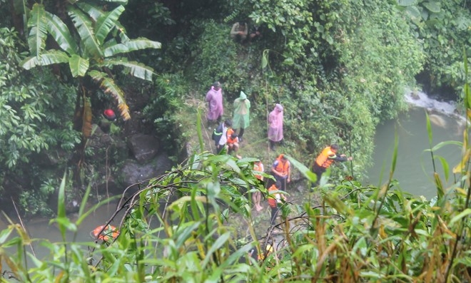 Thi the nam thanh nien ket trong hoc da o thac Dam B'ri hinh anh 1