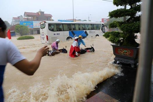 mưa lớn, ngập lụt, phố thành sông, tin thời tiết, dự báo thời tiết, vĩnh yên, vĩnh phúc, hải dương
