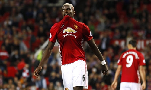pogba-khuyen-cdv-man-utd-bo-ban-gai-de-giu-kieu-toc-1