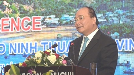 Thủ tướng Nguyễn Xuân Phúc yêu cầu các dự án ven biển phải được kiểm soát chặt chẽ về môi trường, đảm bảo phát triển bền vững.