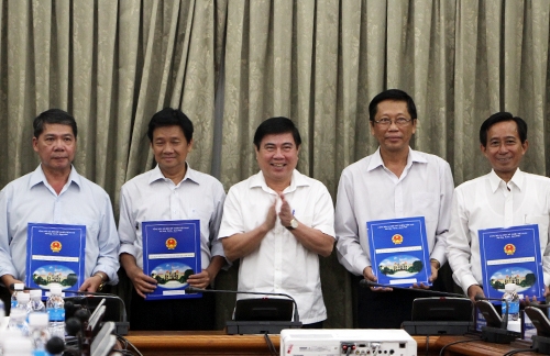 tp-hcm-tai-bo-nhiem-18-giam-doc-so