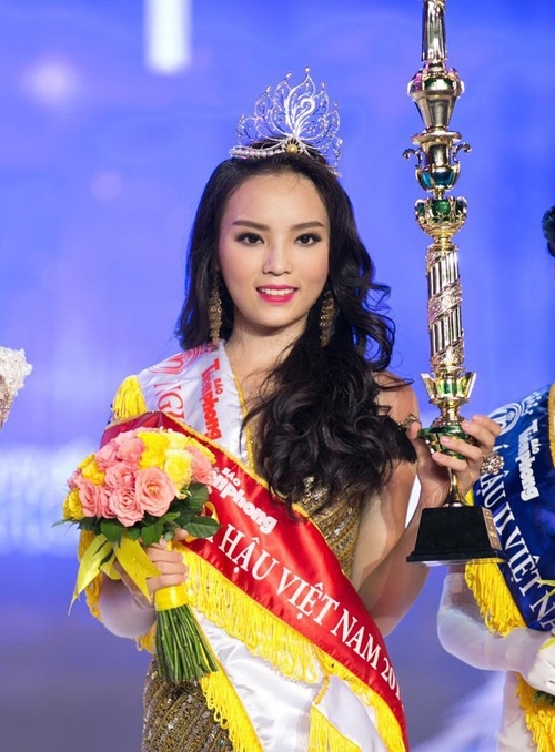 khuôn mặt của Hoa hậu Kỳ Duyên cũng được các chuyên gia thẩm mỹ nhận định là không đạt tỷ lệ vàng