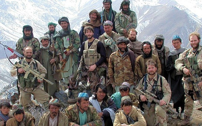 Lính Mỹ bị thương, tay không hạ 2 lính al-Qaeda trước khi chết - ảnh 2