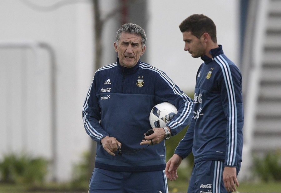 Messi dinh chan thuong, bo buoi tap cung DT Argentina hinh anh 5