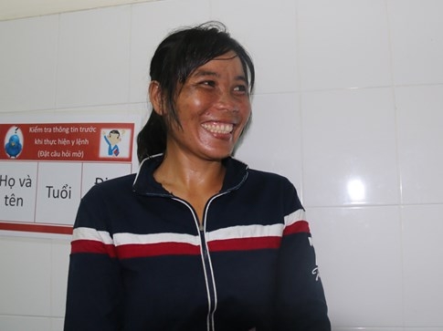 Cô bé được gỡ 'mai rùa': 'Bớt đen trên lưng con còn không mẹ?' - ảnh 7