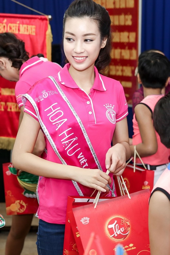 Hoa hau Do My Linh khong thieu diem thi dai hoc hinh anh 2