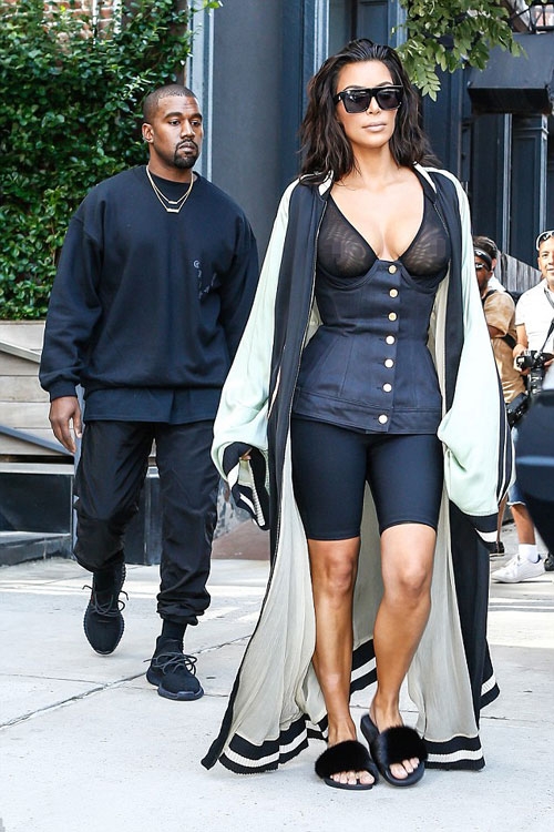 kim-kardashian-mac-do-kech-com-ho-hang-xuong-pho-2