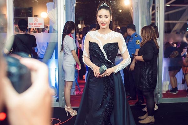 Xôn xao tin đồn Hà Kiều Anh đội lại vương miện của Kỳ Duyên - Ảnh 6.