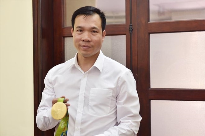 Hoang Xuan Vinh trich tien thuong gay quy tu thien hinh anh 1