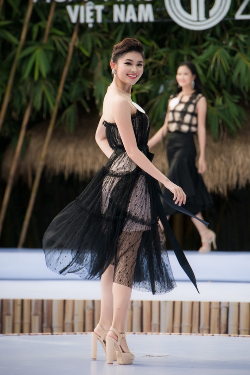 Huỳnh Thị Thùy Dung - Á hậu không chơi Facebook