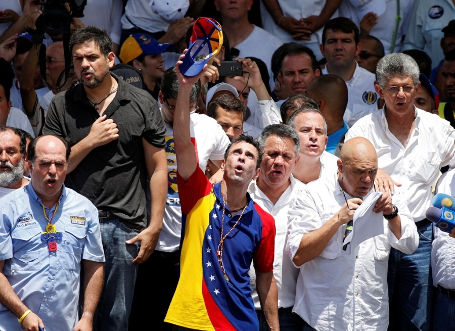 Bien nguoi bieu tinh dong nhu hoi o Venezuela hinh anh 4