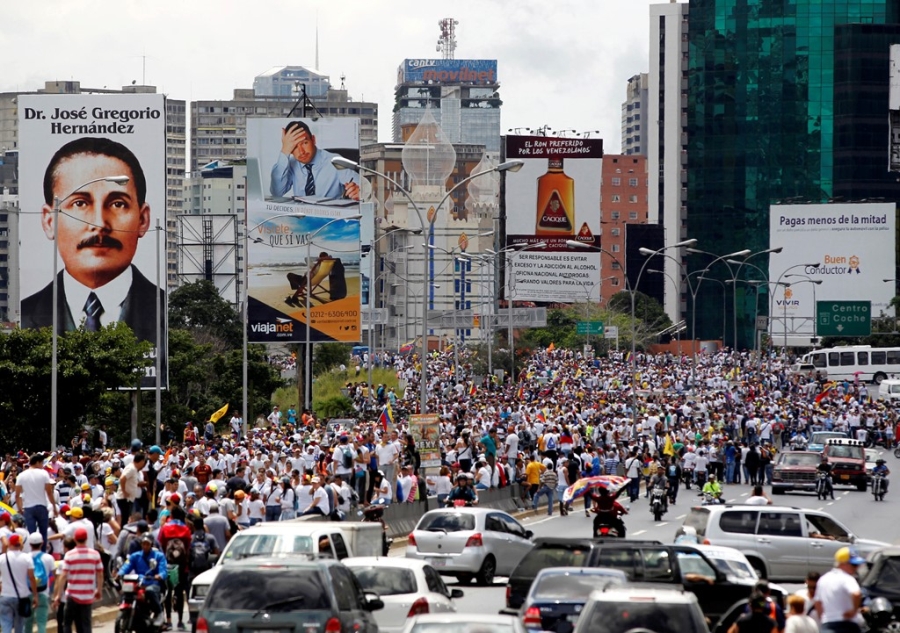 Bien nguoi bieu tinh dong nhu hoi o Venezuela hinh anh 8