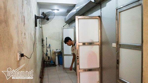 nhà vệ sinh, nhà vệ sinh thiếu nước, không được đi vệ sinh, nhà vệ sinh công cộng, phố đi bộ, khu vực đi bộ quanh hồ Gươm
