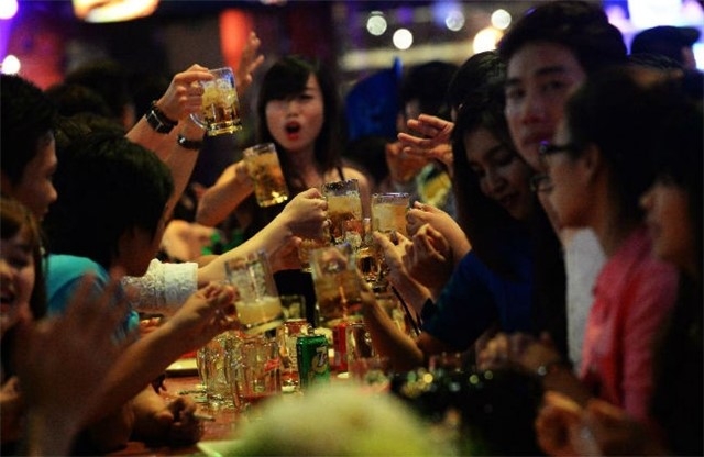 Forbes: 5 dau hieu cho thay VN giong Trung Quoc 10 nam truoc hinh anh 1