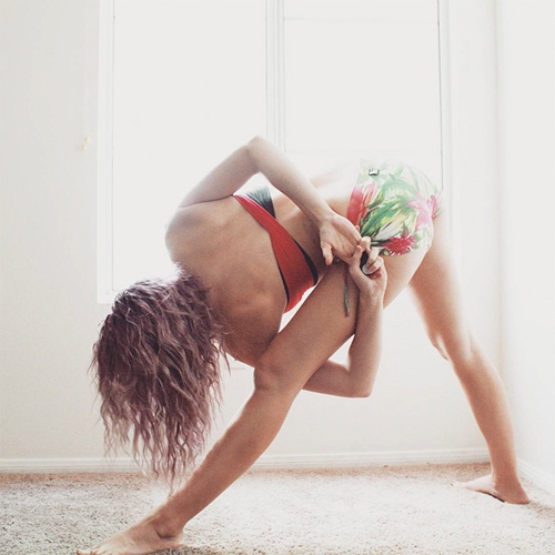 co gai tre thoat khoi tram cam vi hiep dam nho yoga hinh anh 2