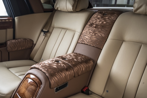 dai-gia-viet-sam-rolls-royce-phantom-hang-thua-trong-bao-thue-1