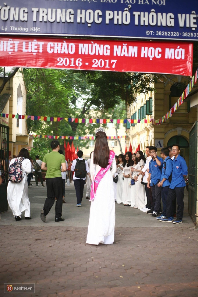 Hoa hậu Mỹ Linh xuất hiện rạng rỡ tham dự lễ khai giảng tại trường Việt Đức - Ảnh 3. Hoa hậu Mỹ Linh xuất hiện rạng rỡ tham dự lễ khai giảng tại trường Việt Đức - Ảnh 3.