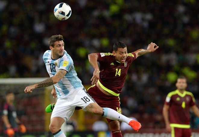 Vang Messi, Argentina may man hoa doi cuoi bang hinh anh 1