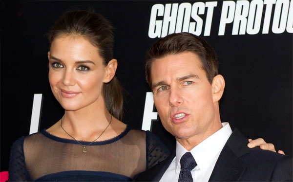 katie-holmes-bi-don-phai-giau-nguoi-yeu-moi-vi-tom-cruise-2