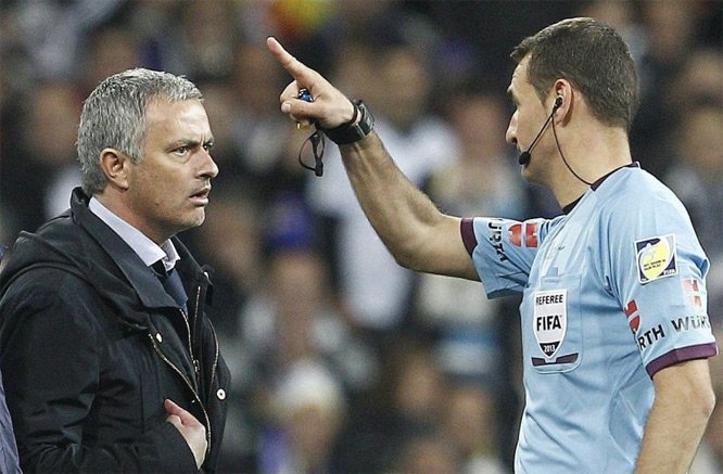 derby Manchester, Jose Mourinho, thẻ đỏ, Pep Guardiola, MU, Man City