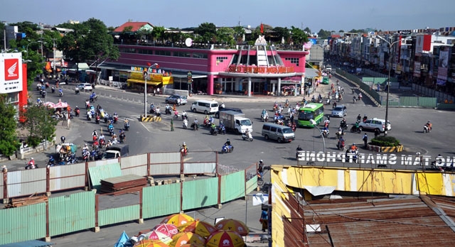 “Rốn” kẹt xe vắng vẻ lạ thường, người Sài Gòn 
