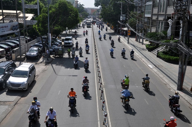 “Rốn” kẹt xe vắng vẻ lạ thường, người Sài Gòn 