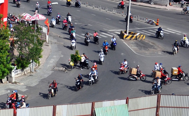 “Rốn” kẹt xe vắng vẻ lạ thường, người Sài Gòn 