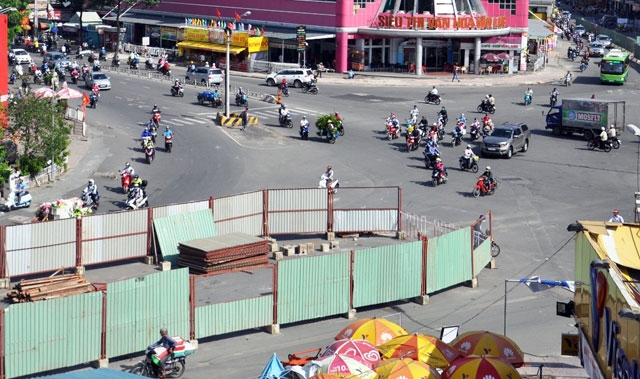 “Rốn” kẹt xe vắng vẻ lạ thường, người Sài Gòn 