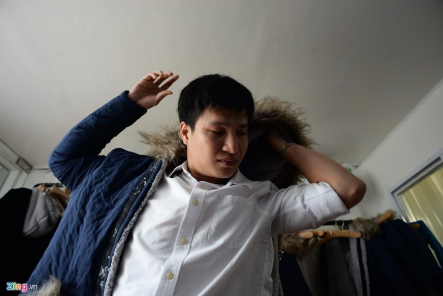 Gioi tre Sai Gon mac ao long uong ca phe trong quan -10 do C hinh anh 2